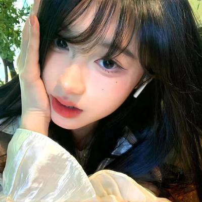 男孩超级白